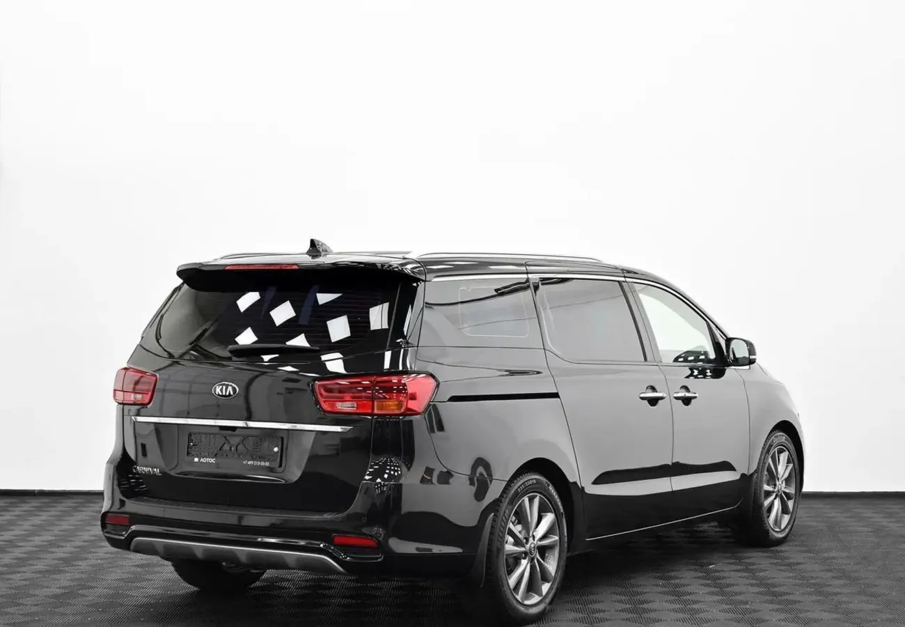 Kia Carnival