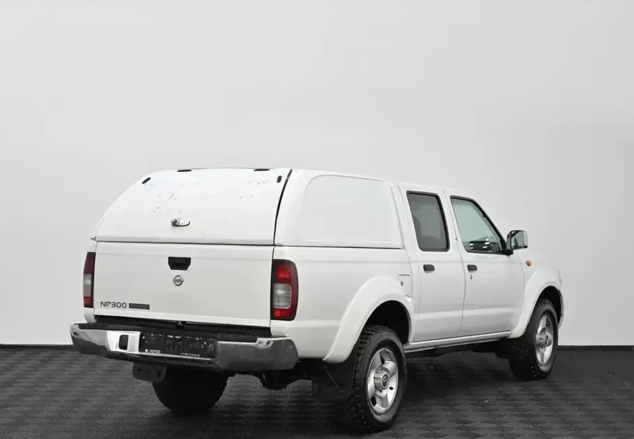 Nissan NP300