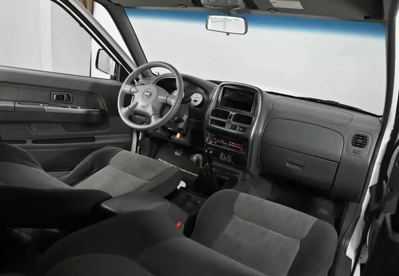 Nissan NP300
