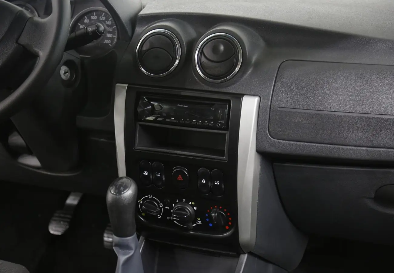 Nissan Almera
