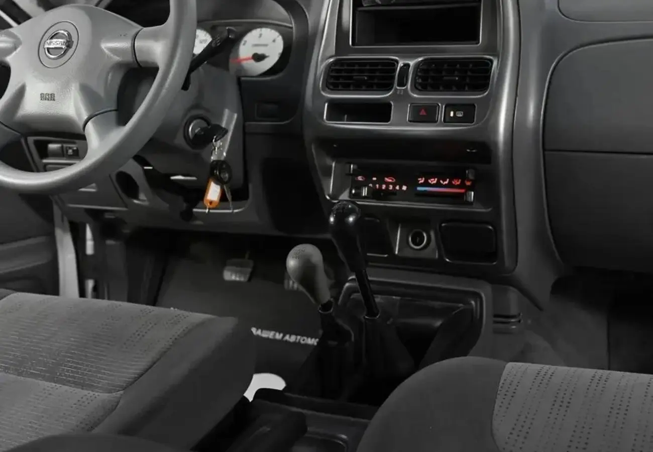 Nissan NP300