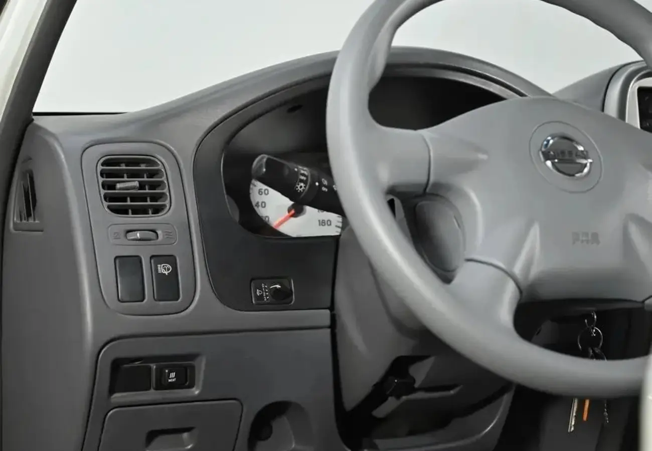 Nissan NP300