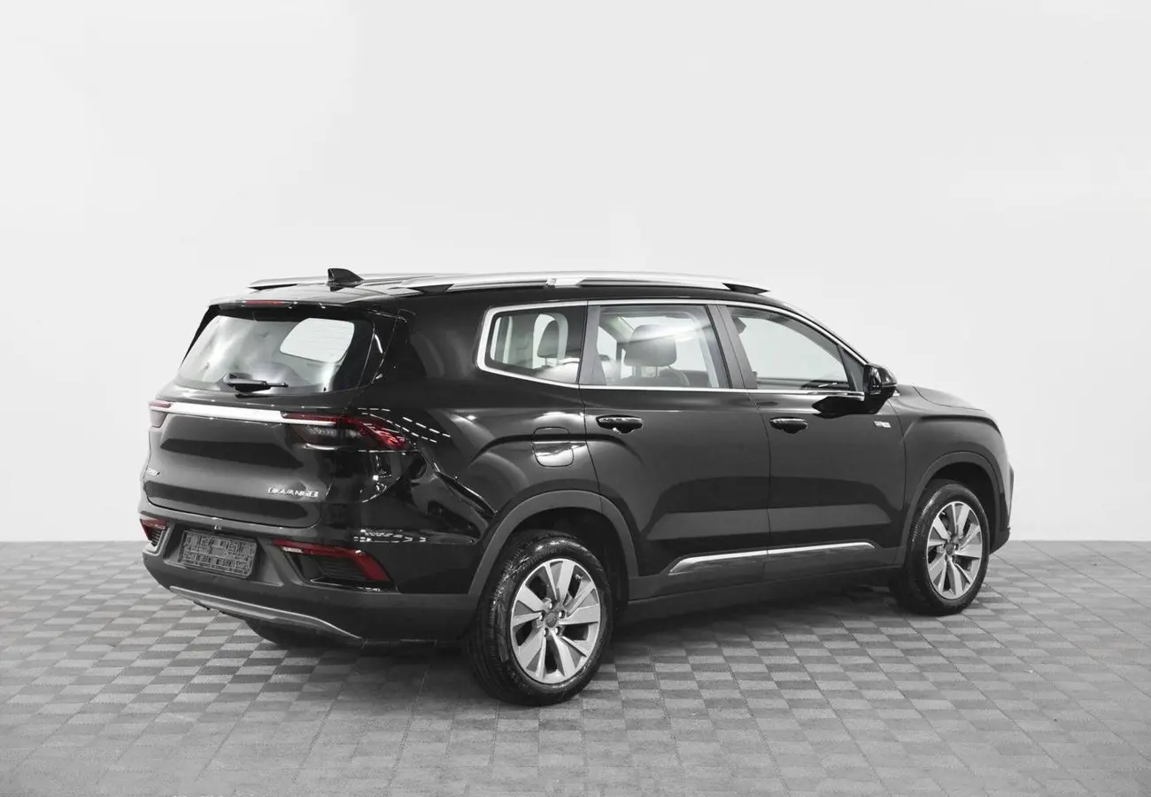 Geely Okavango