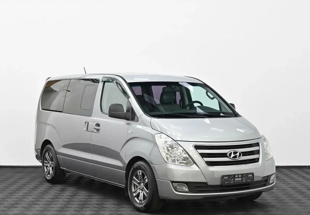 Hyundai Grand Starex