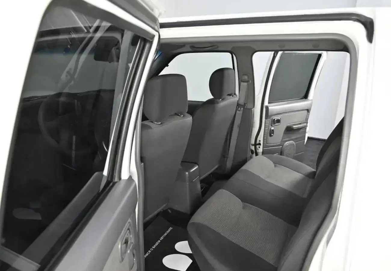 Nissan NP300