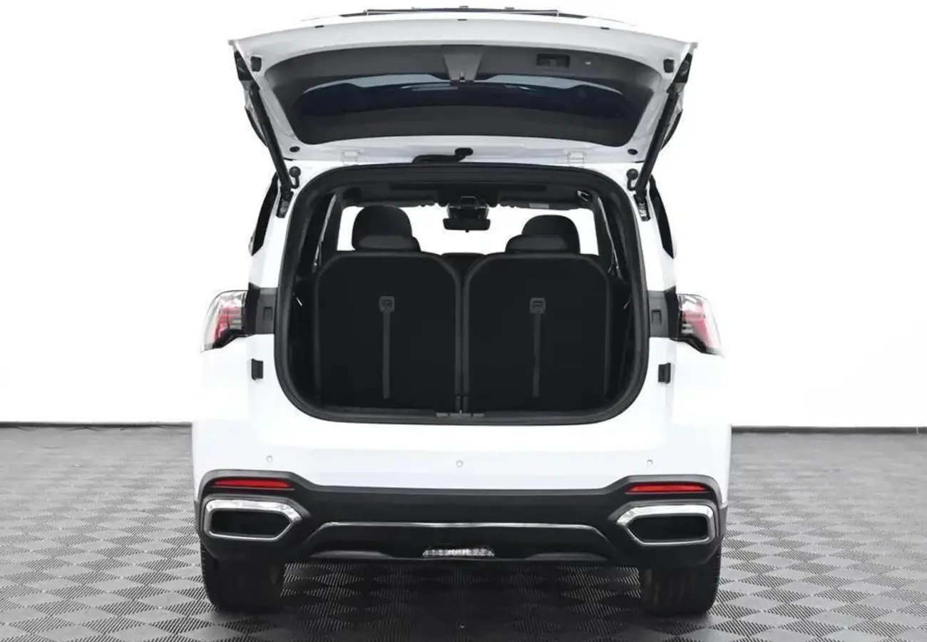 Geely Okavango